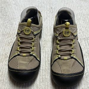 J41 Active Sneakers Women Outdoor Shoes Water Slip on